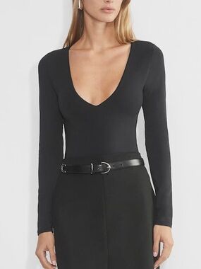 Aritzia Contour Black V-Neck Long Sleeve Bodysuit